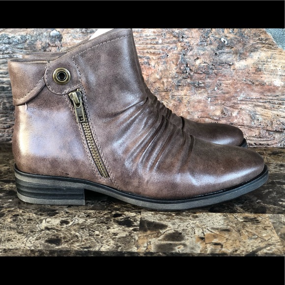 NEW Baretraps Anila Booties - Picture 7 of 15